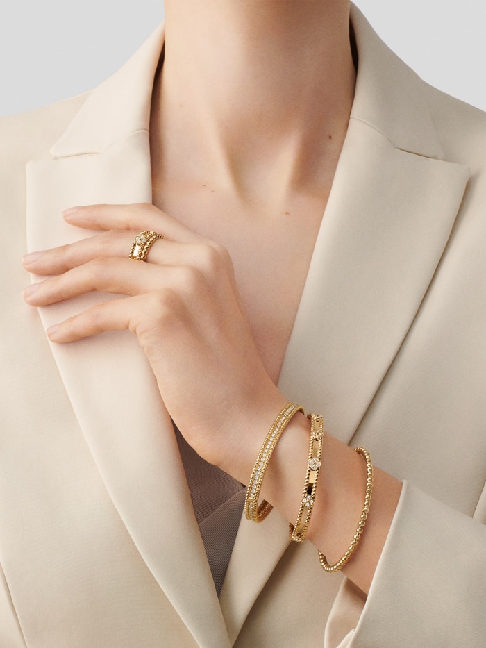 Bracelet Jonc Trèfle Porte-Bonheur Élégant – vue 3